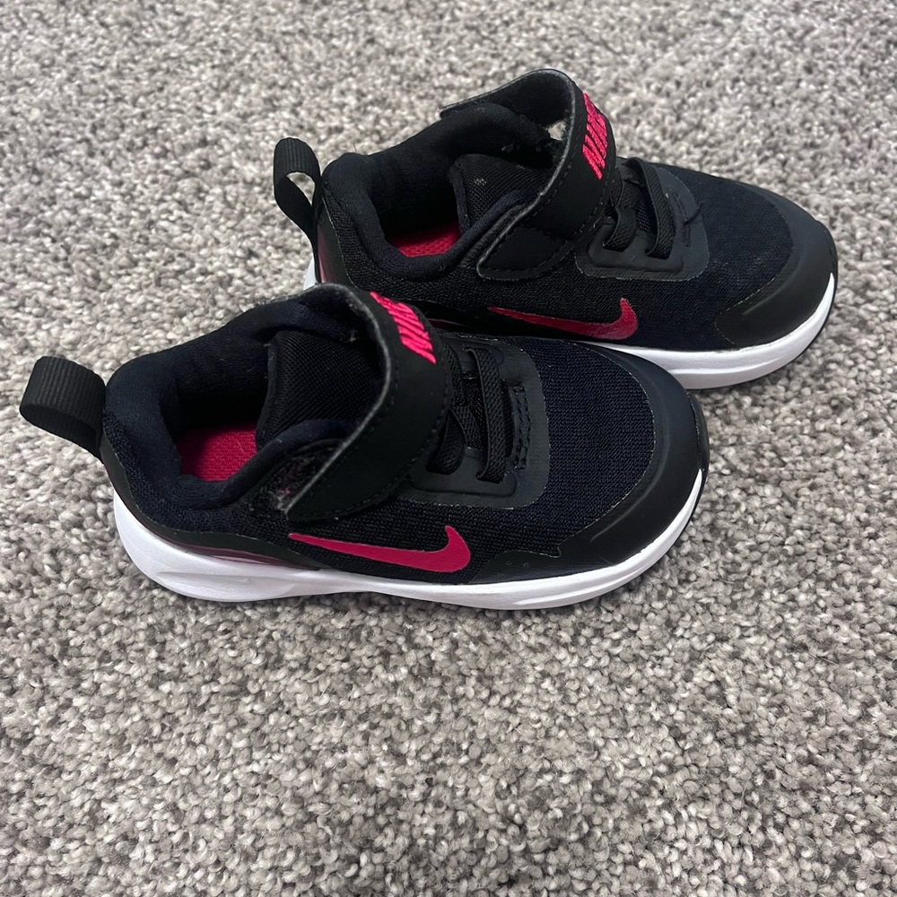 Nike Infant/Toddler Size 6